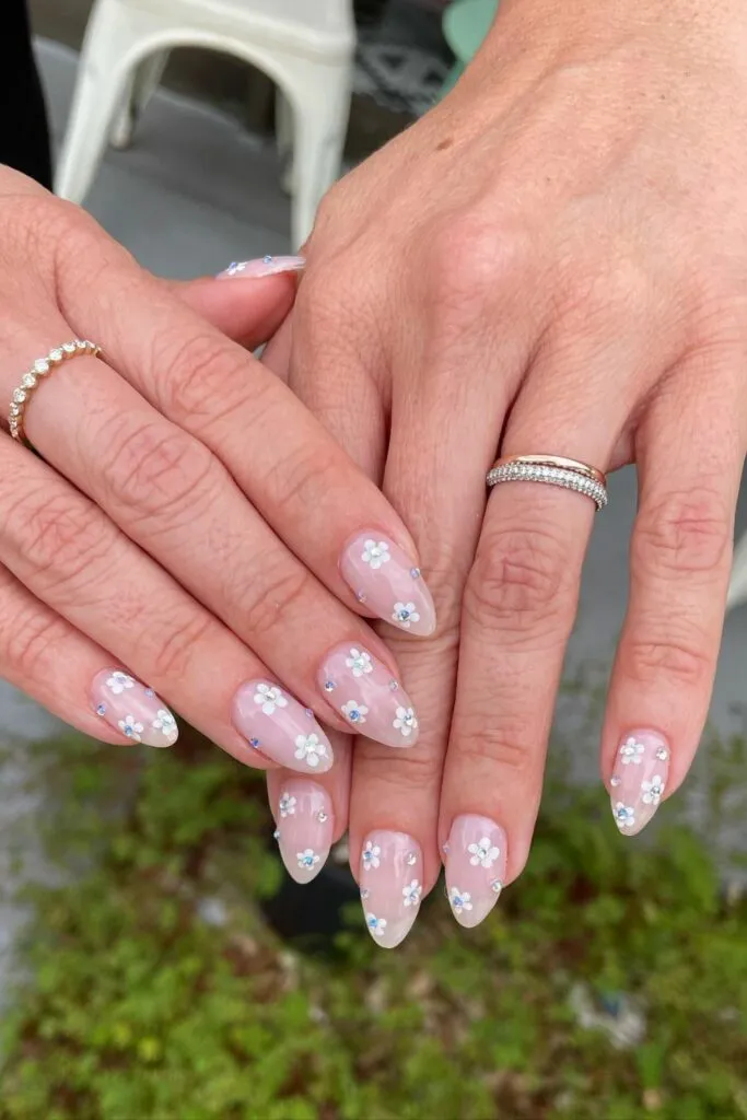 2.Floral Nails Designs