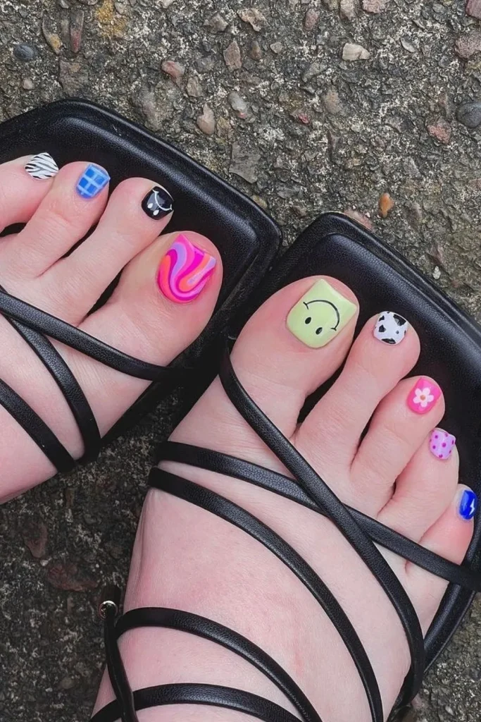 50+ Best Stunning Summer Toe Nails For 33 32.Summer Toe Nails