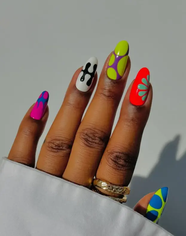 30 Stunning Summer Nails 2025 4 4