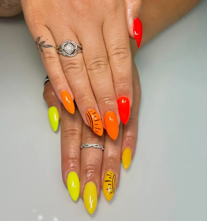 30 Stunning Summer Nails 2025 9 9