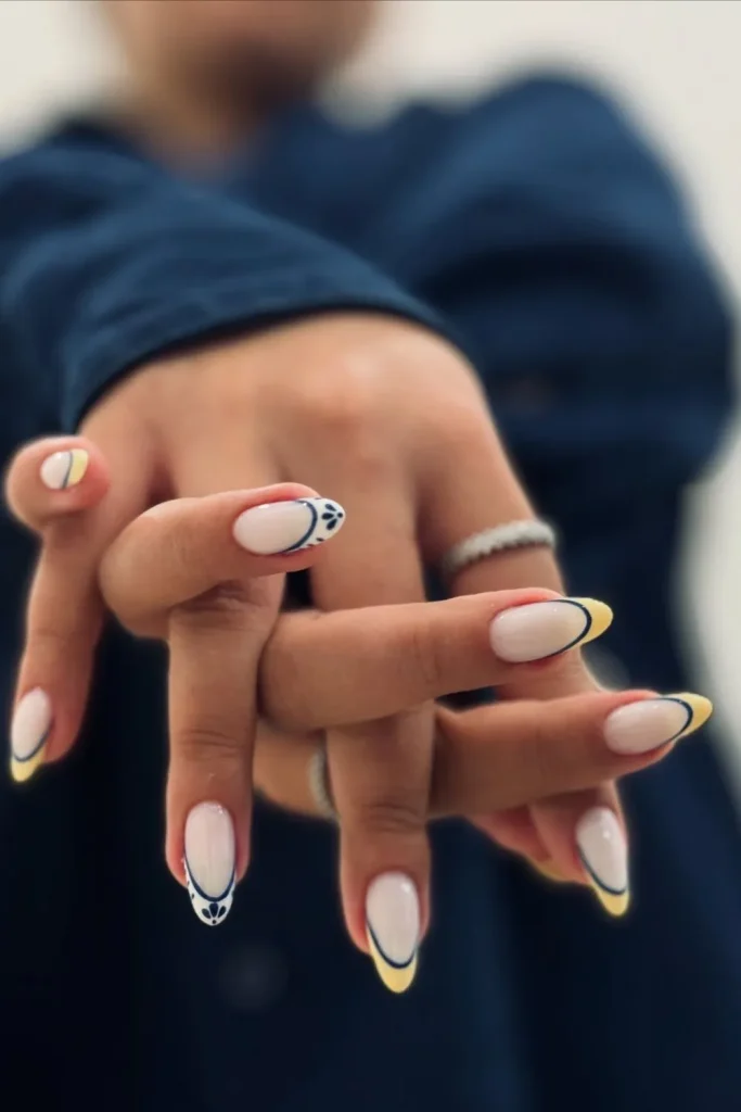 28 End of Summer Nails Designs That You Will Love To Copy In This Transition Season 12 End Of Summer Nails 11