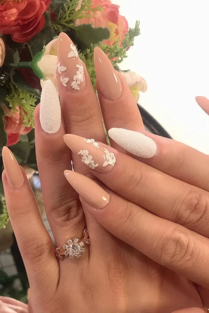 Summer Wedding Nails 23